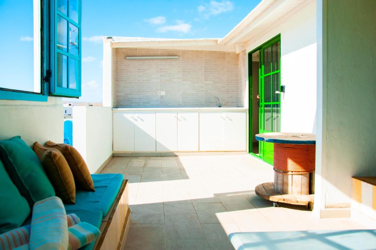 Famara Surf Rooftop ภายนอก รูปภาพ